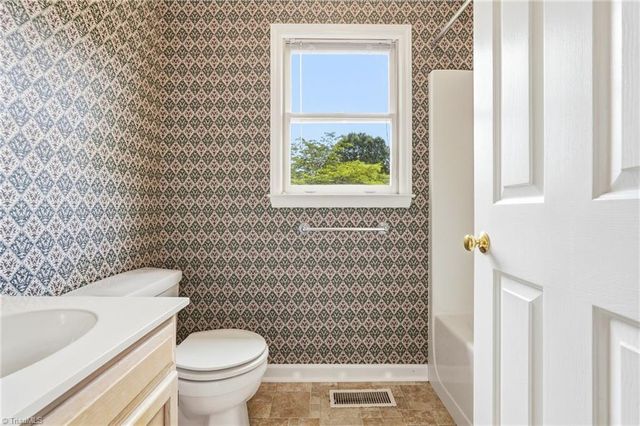 4331 Kinnamon Road, Winston-salem, NC 27103