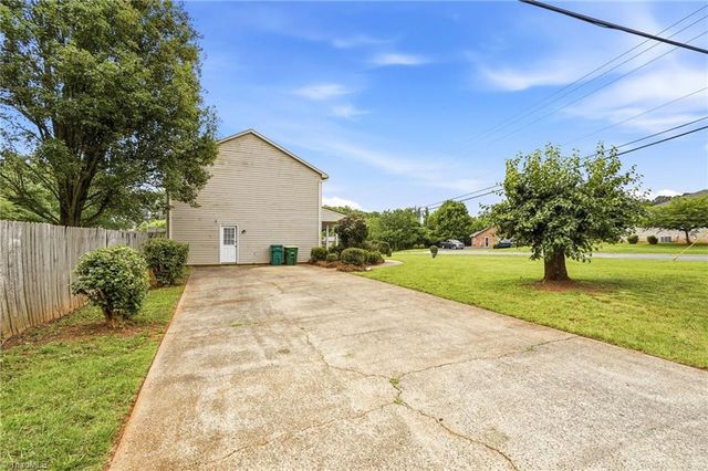 4331 Kinnamon Road, Winston-salem, NC 27103