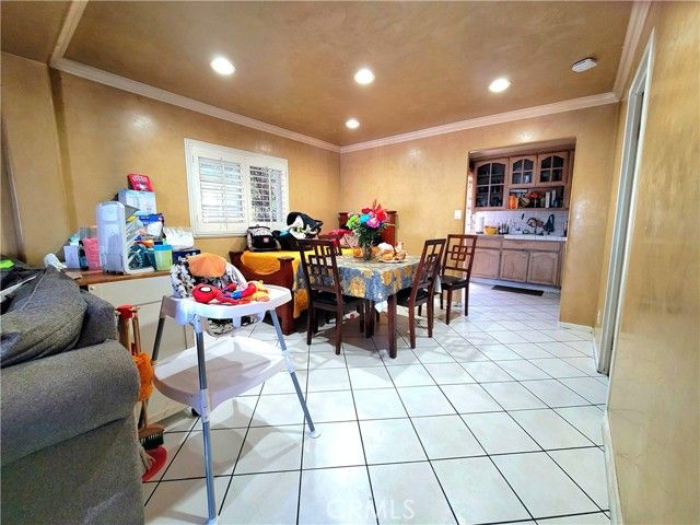 860 W 73rd St., Los Angeles, CA 90044