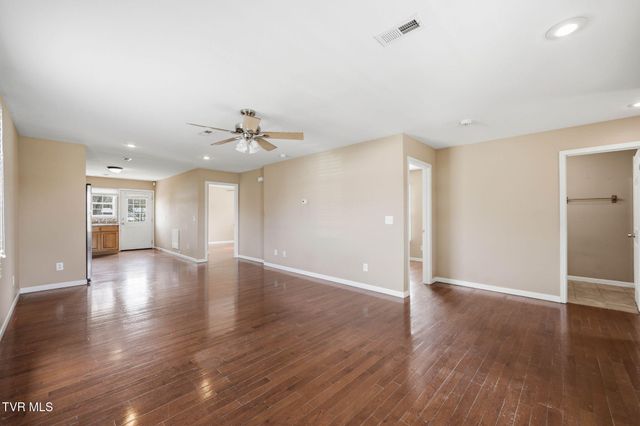 814 North Roan Street, Elizabethton, TN 37643