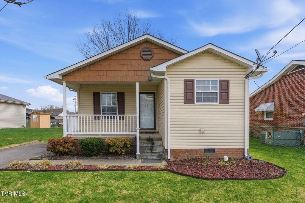 814 North Roan Street, Elizabethton, TN 37643