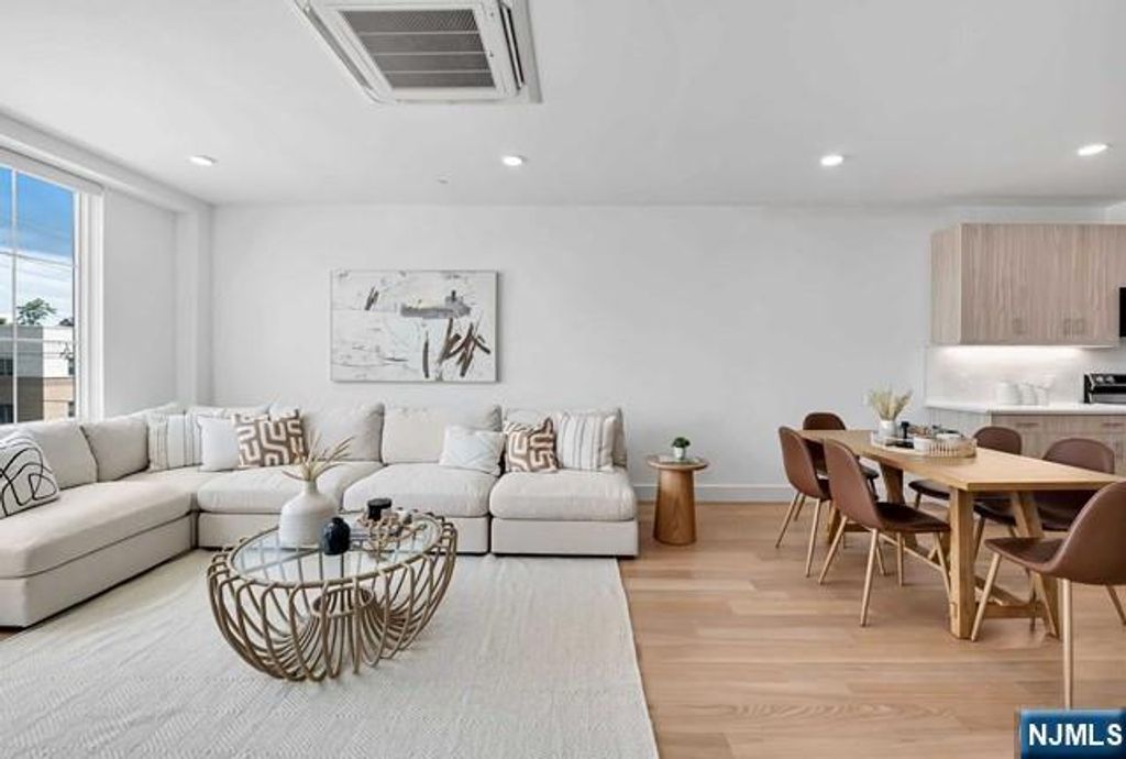 35 Jefferson Avenue 307, Westwood, NJ 07675