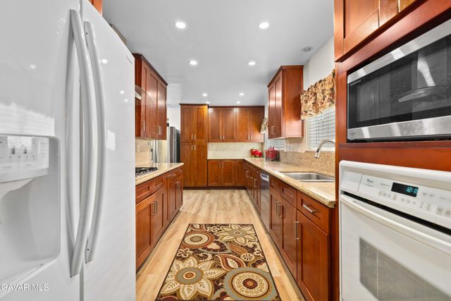 9224,9226 Gothic Avenue, North Hills, CA 91343