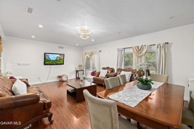 9224,9226 Gothic Avenue, North Hills, CA 91343