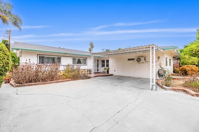 9224,9226 Gothic Avenue, North Hills, CA 91343