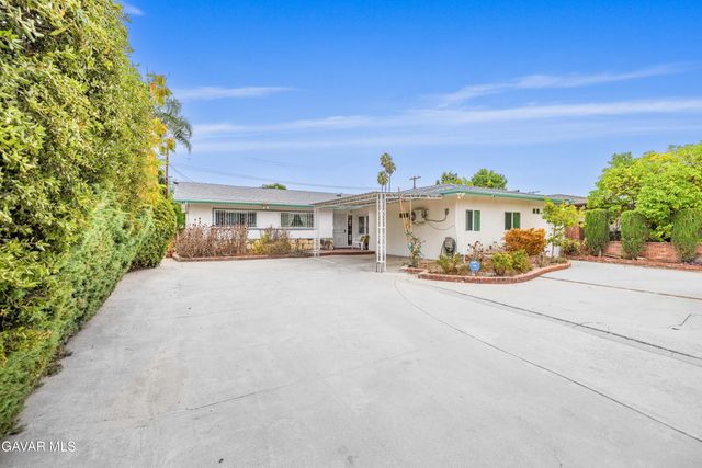 9224,9226 Gothic Avenue, North Hills, CA 91343