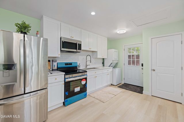 9224,9226 Gothic Avenue, North Hills, CA 91343