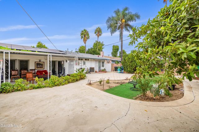 9224,9226 Gothic Avenue, North Hills, CA 91343