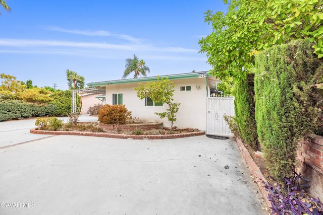 9224,9226 Gothic Avenue, North Hills, CA 91343