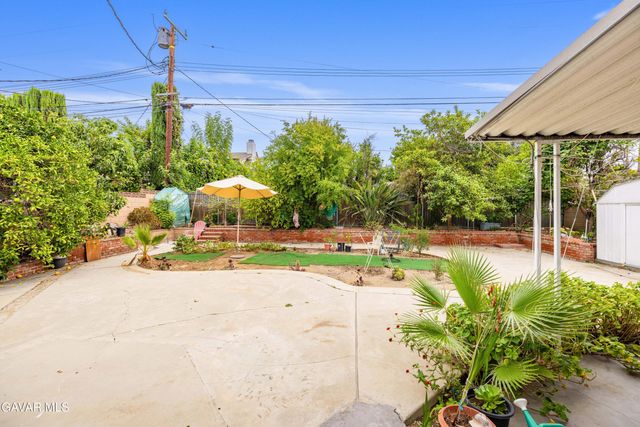9224,9226 Gothic Avenue, North Hills, CA 91343
