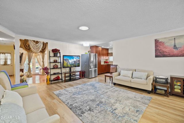 9224,9226 Gothic Avenue, North Hills, CA 91343