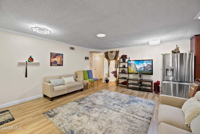 9224,9226 Gothic Avenue, North Hills, CA 91343