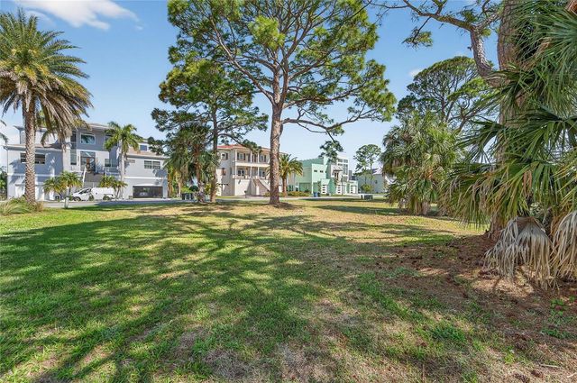 HARBOUR WATCH CIRCLE, Tarpon Springs, FL 34689