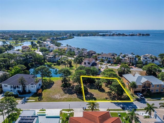 HARBOUR WATCH CIRCLE, Tarpon Springs, FL 34689