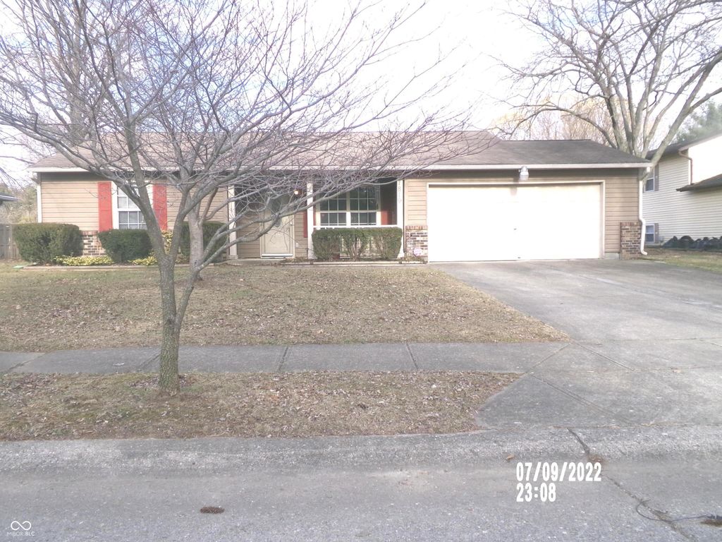 7819 Inverness Drive, Indianapolis, IN 46237