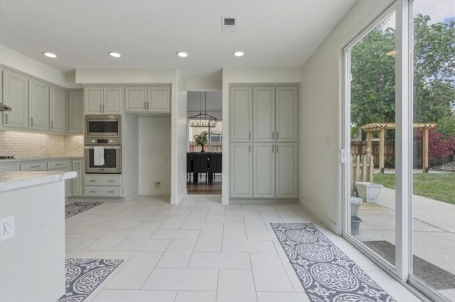 2031 Serene Drive, Hollister, CA 95023