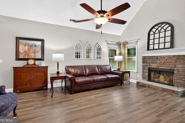 85 Elmwood Drive, Sharpsburg, GA 30277