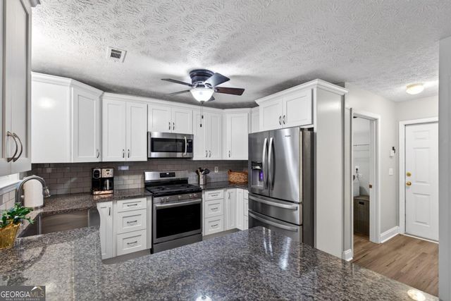 85 Elmwood Drive, Sharpsburg, GA 30277