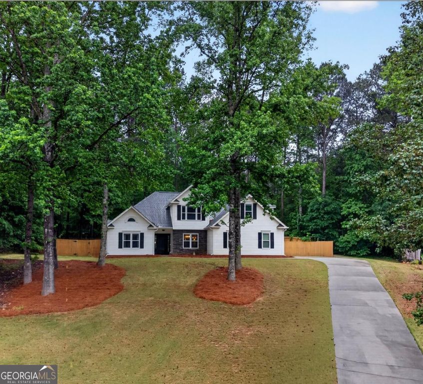 85 Elmwood Drive, Sharpsburg, GA 30277