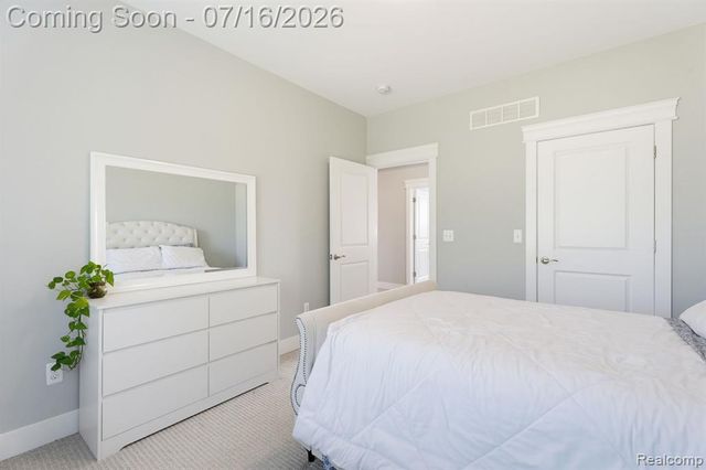 50226 Kapalua Drive, Macomb, MI 48042