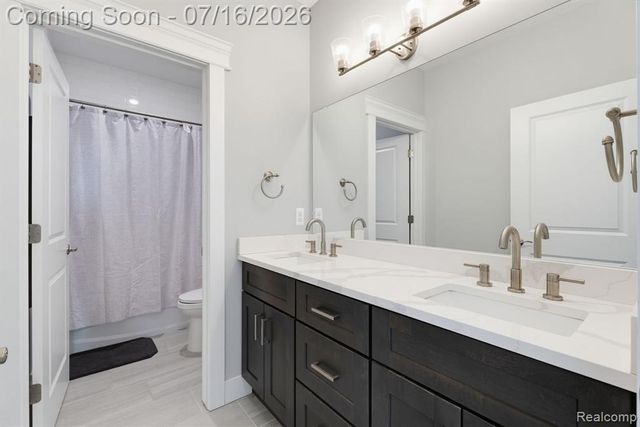 50226 Kapalua Drive, Macomb, MI 48042