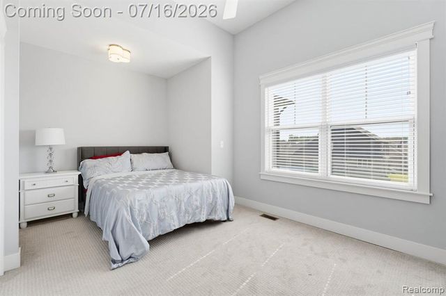 50226 Kapalua Drive, Macomb, MI 48042
