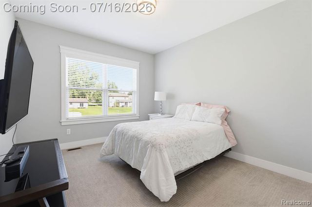 50226 Kapalua Drive, Macomb, MI 48042