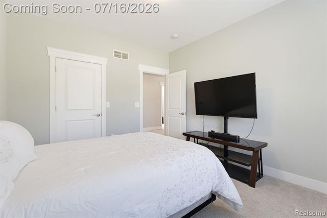 50226 Kapalua Drive, Macomb, MI 48042