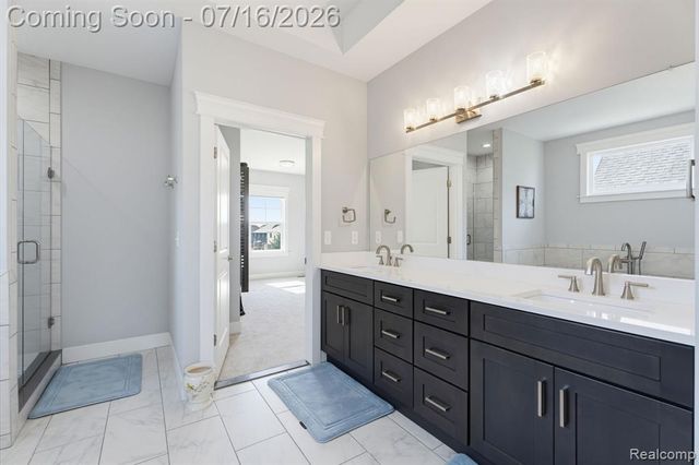 50226 Kapalua Drive, Macomb, MI 48042