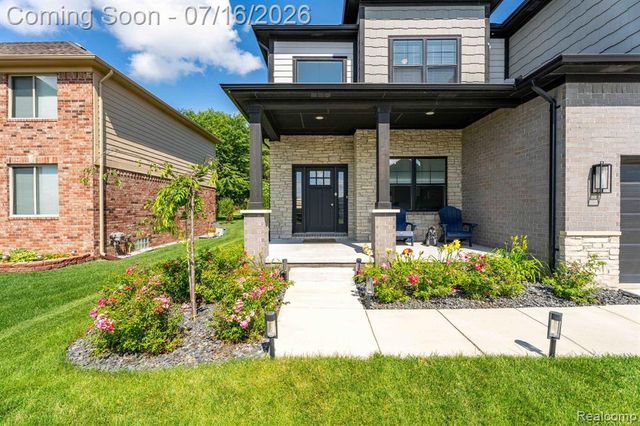 50226 Kapalua Drive, Macomb, MI 48042
