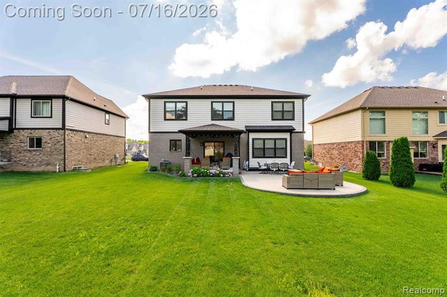 50226 Kapalua Drive, Macomb, MI 48042