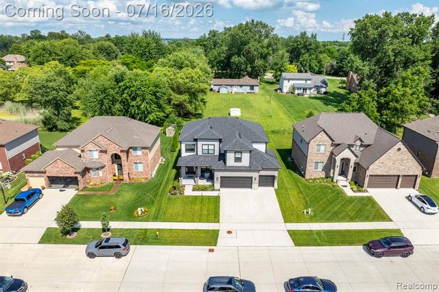 50226 Kapalua Drive, Macomb, MI 48042