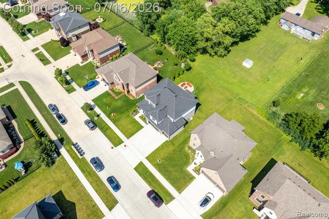 50226 Kapalua Drive, Macomb, MI 48042