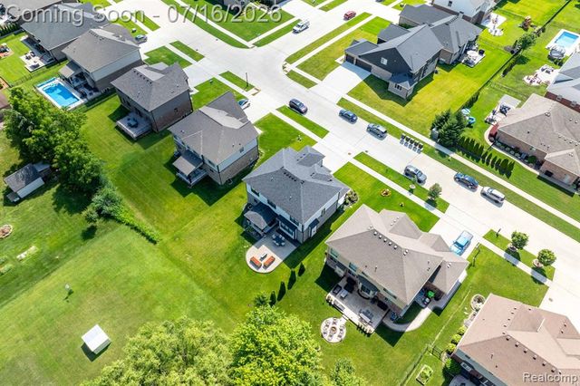 50226 Kapalua Drive, Macomb, MI 48042
