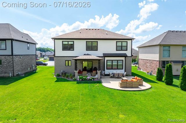 50226 Kapalua Drive, Macomb, MI 48042