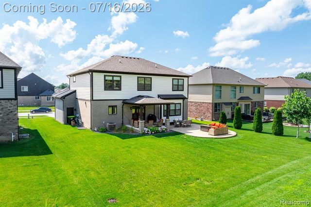 50226 Kapalua Drive, Macomb, MI 48042