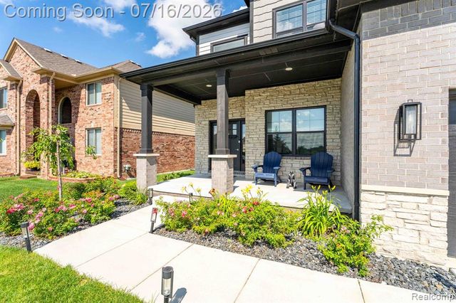 50226 Kapalua Drive, Macomb, MI 48042