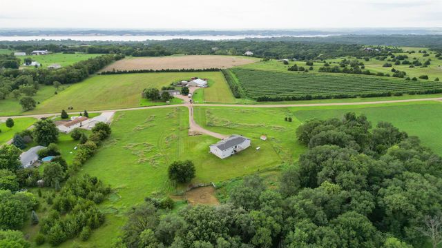 105 Buds Ave Avenue, Yankton, SD 57078