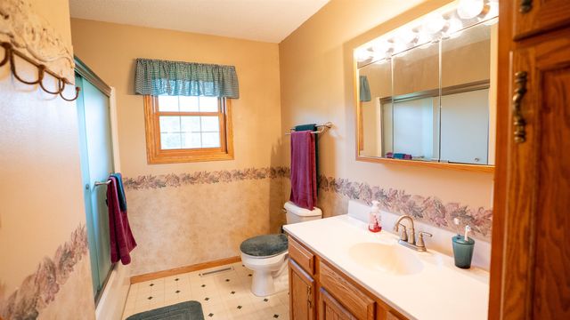 105 Buds Ave Avenue, Yankton, SD 57078