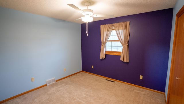 105 Buds Ave Avenue, Yankton, SD 57078