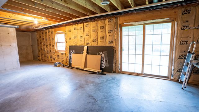 105 Buds Ave Avenue, Yankton, SD 57078