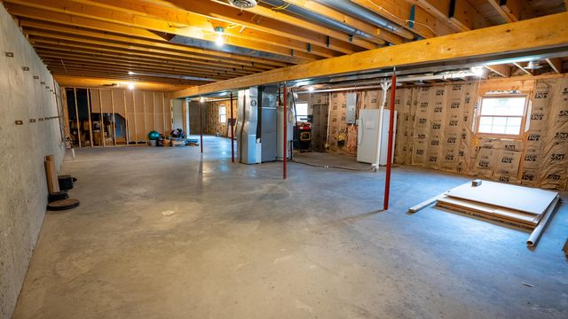 105 Buds Ave Avenue, Yankton, SD 57078