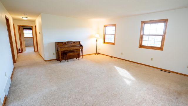 105 Buds Ave Avenue, Yankton, SD 57078