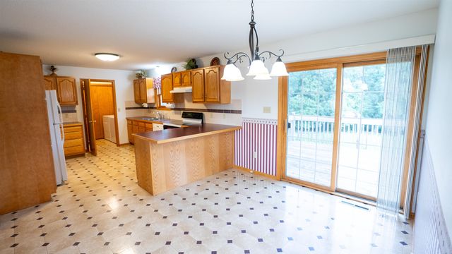 105 Buds Ave Avenue, Yankton, SD 57078