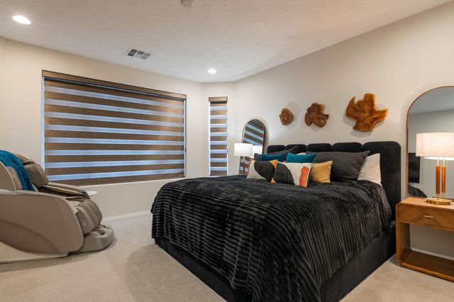 700 Cuarzo Road SE, Rio Rancho, NM 87124