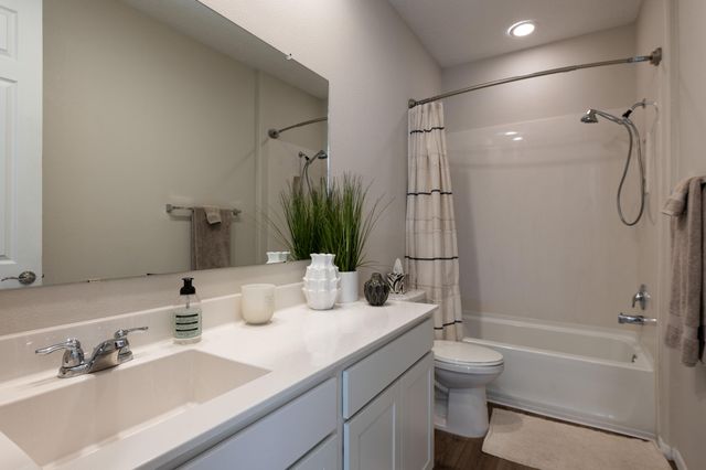 700 Cuarzo Road SE, Rio Rancho, NM 87124