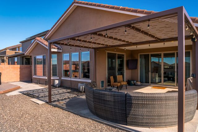 700 Cuarzo Road SE, Rio Rancho, NM 87124