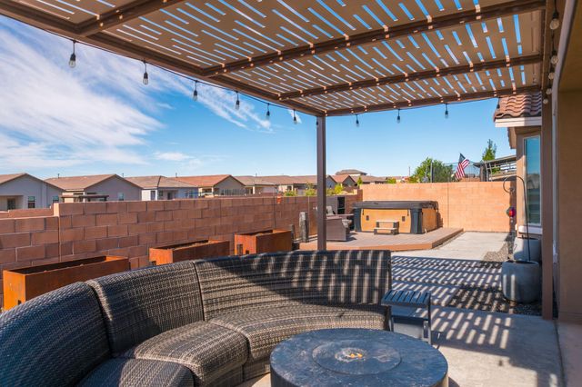 700 Cuarzo Road SE, Rio Rancho, NM 87124