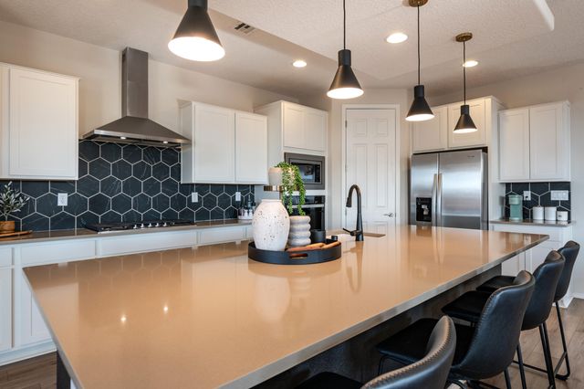 700 Cuarzo Road SE, Rio Rancho, NM 87124