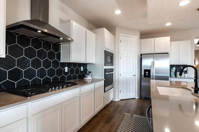 700 Cuarzo Road SE, Rio Rancho, NM 87124